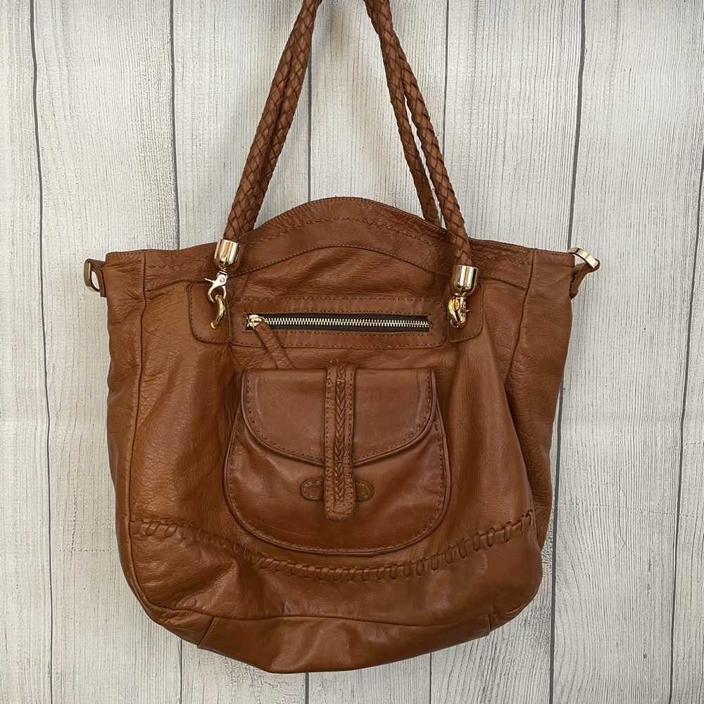 Carla Mancini Cindy hobo bag. Medium brown color